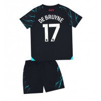 Billiga Manchester City Kevin De Bruyne #17 Barnkläder Tredje fotbollskläder till baby 2023-24 Kortärmad (+ Korta byxor)